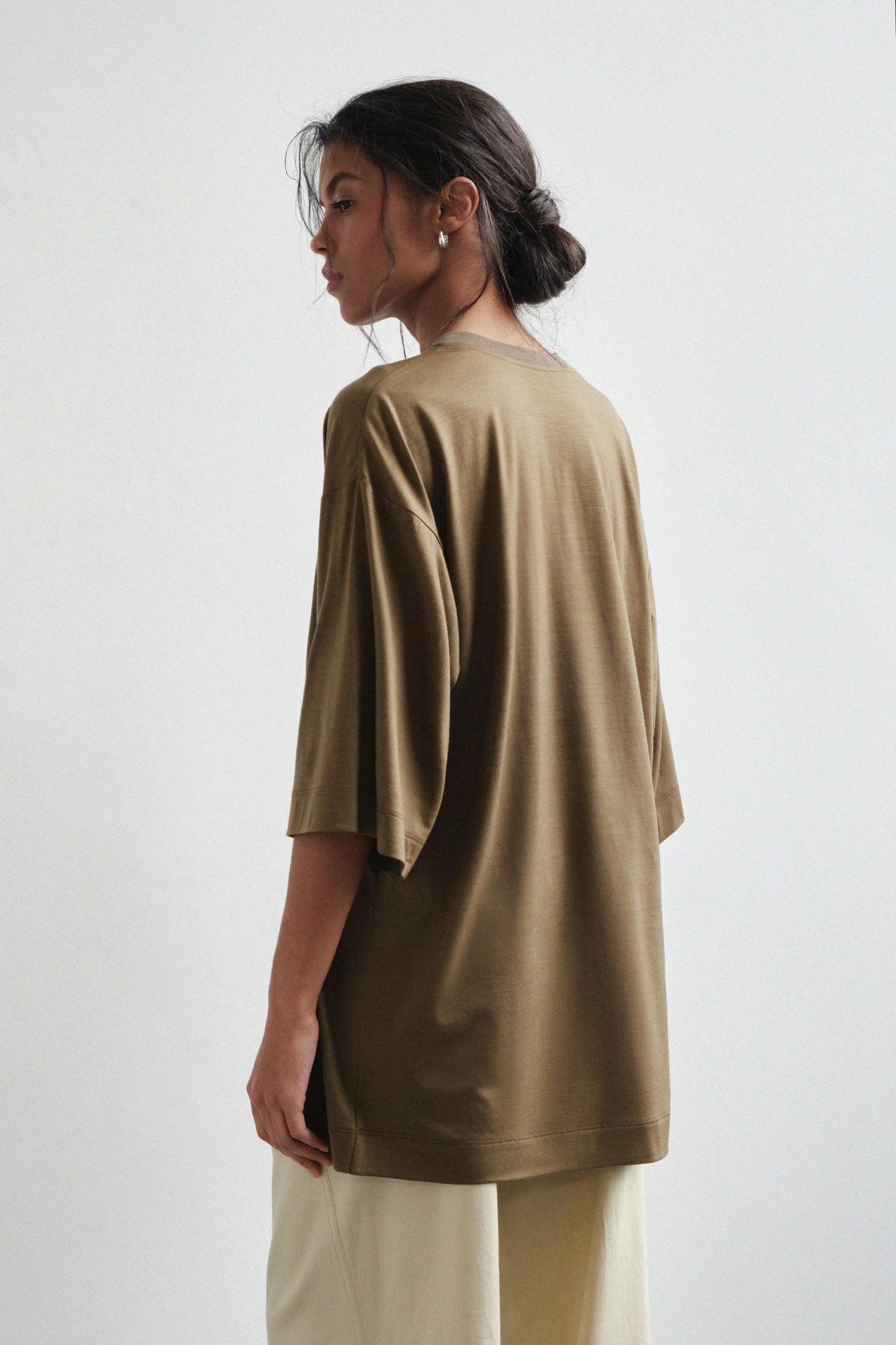 Oversize-T-Shirt in Oliven-Braun IVA RYCH