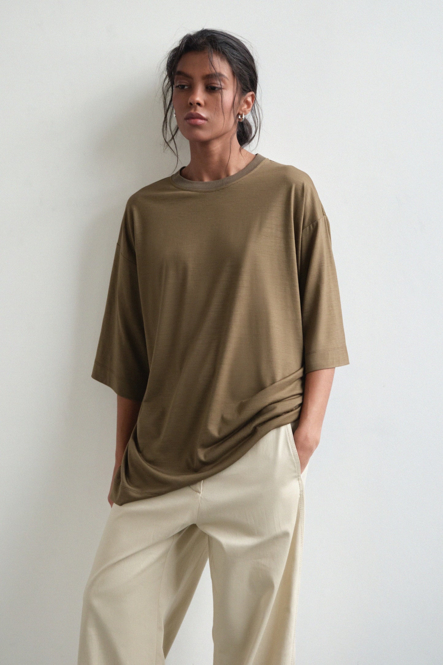 Oversize-T-Shirt in Oliven-Braun IVA RYCH