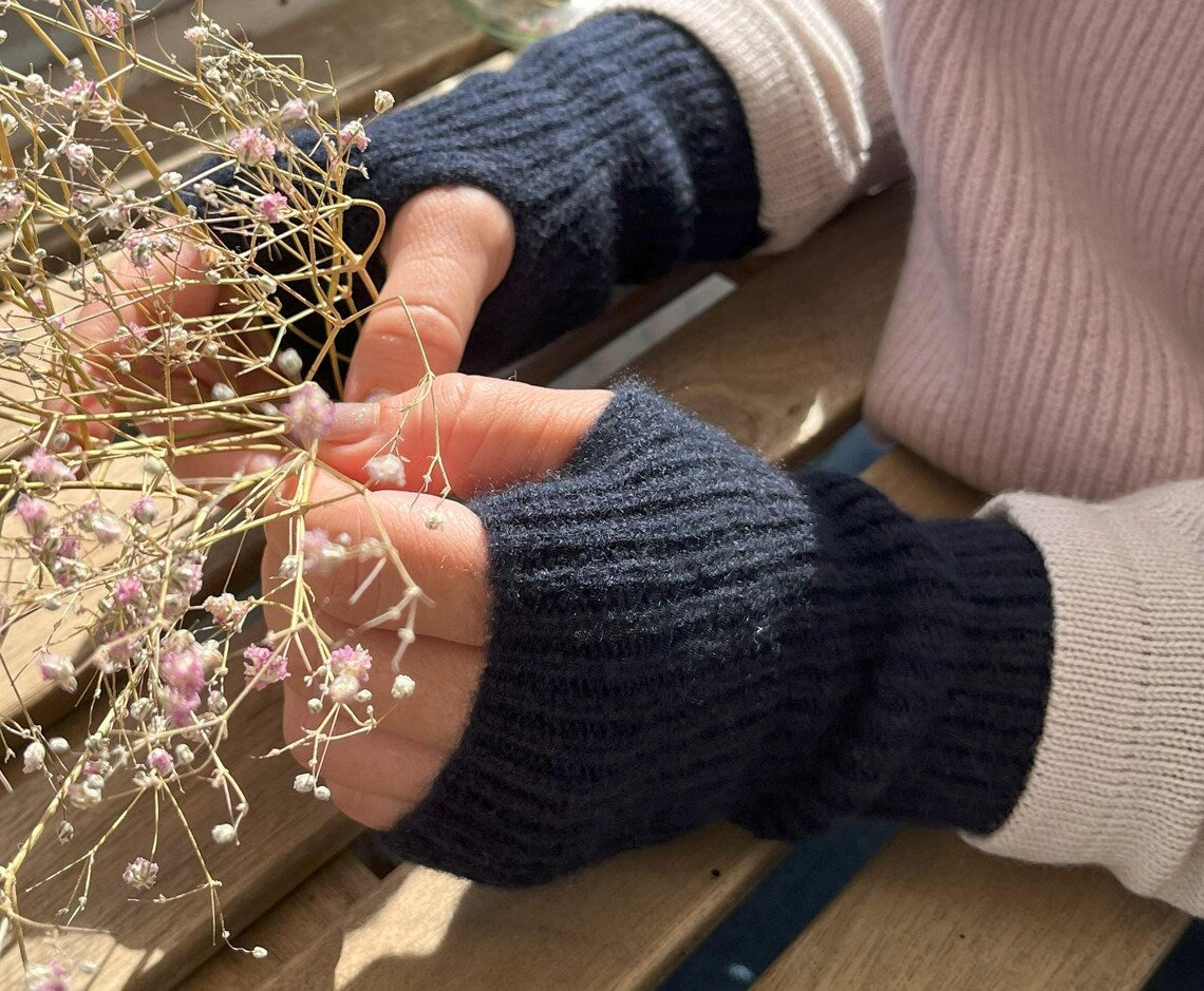 Kaschmir Merinowolle Handstulpen Dunkelblau, Freiberg Knitwear