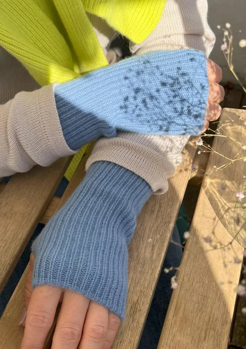 Kaschmir Merinowolle Handstulpen Hellblau, Freiberg Knitwear