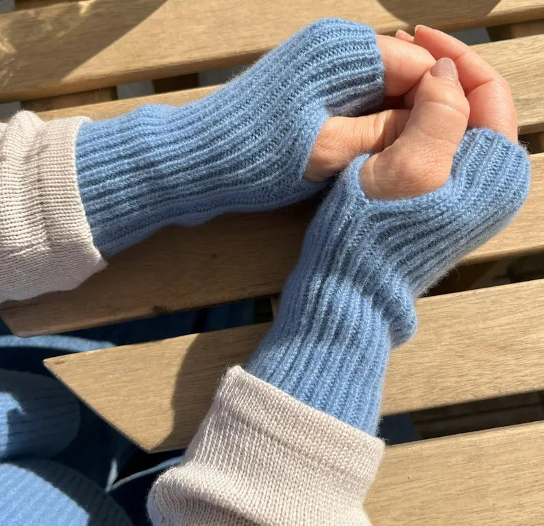 Kaschmir Merinowolle Handstulpen Hellblau, Freiberg Knitwear